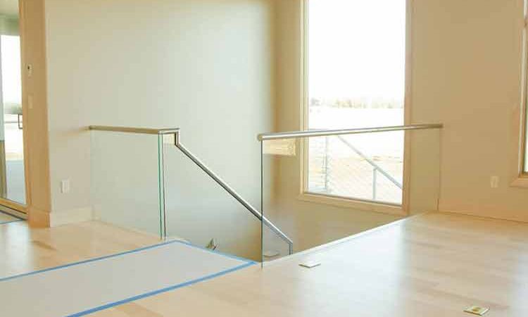 How to Attach Glass Railing to Stair Stringers